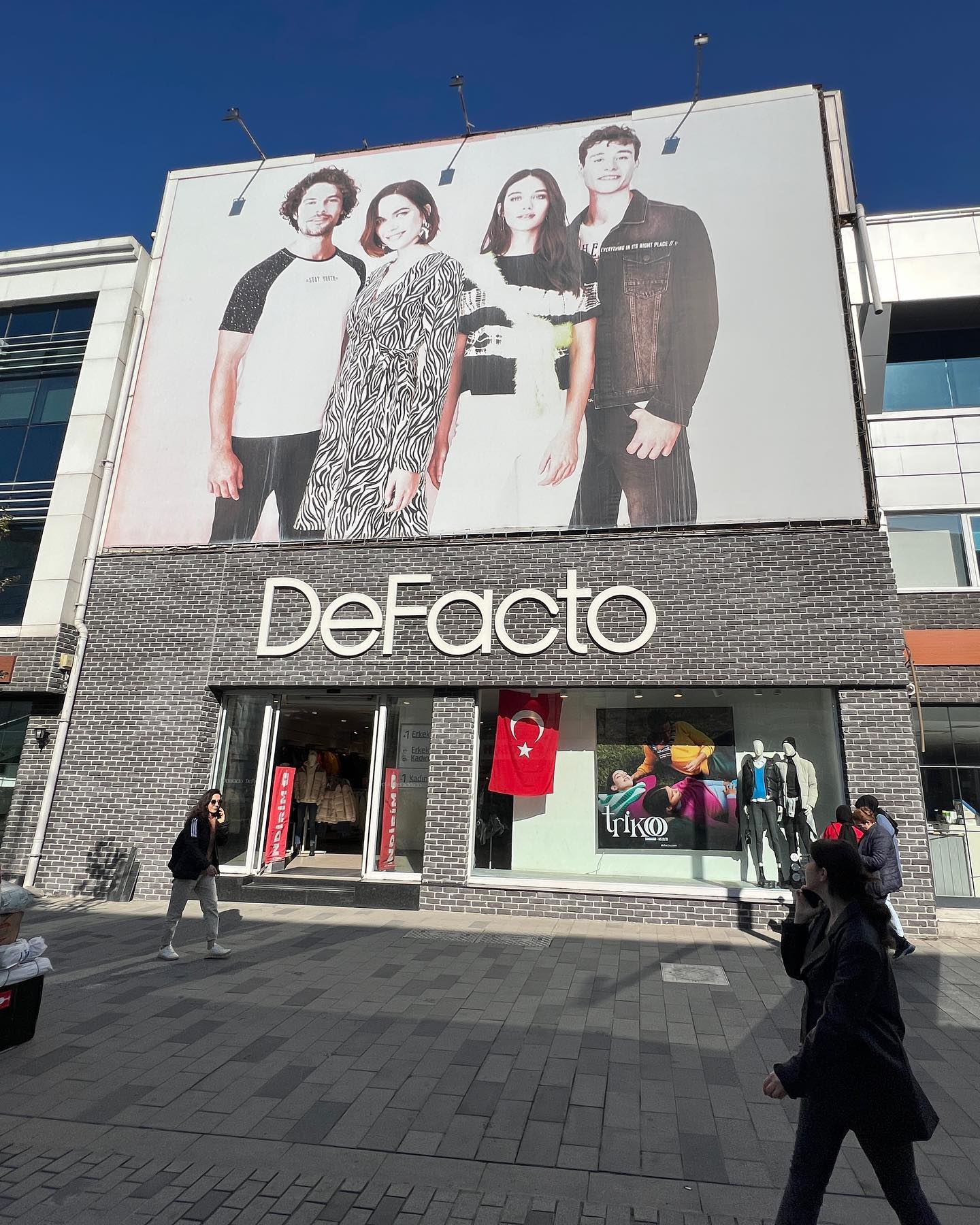 Defacto Mağazası