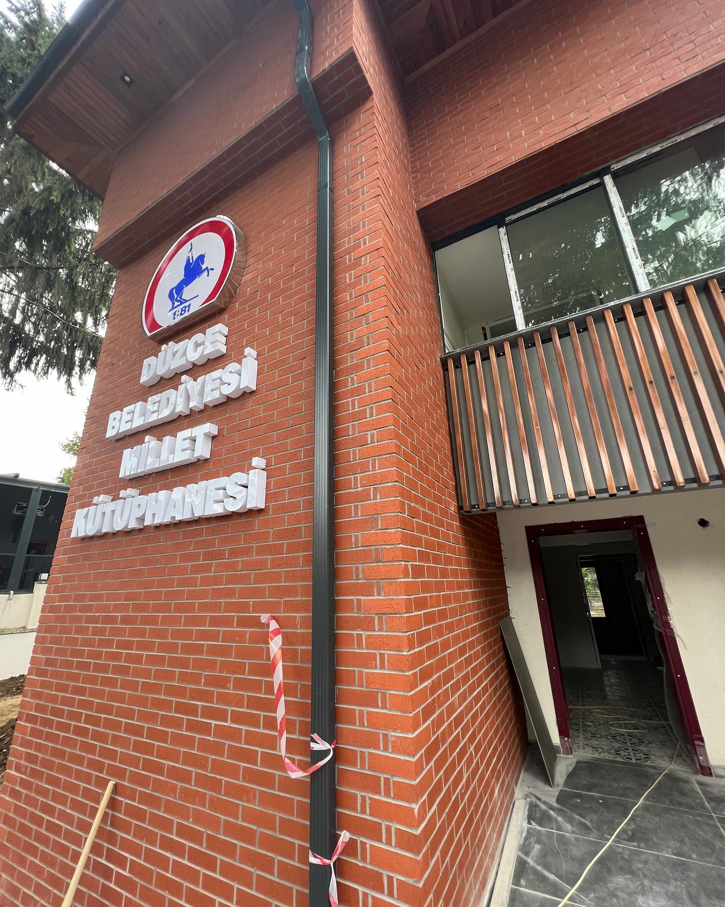Düzce Belediyesi Millet Kütüphanesi